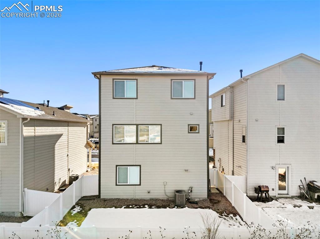Image 35 of 35: Fully-fenced backyard.