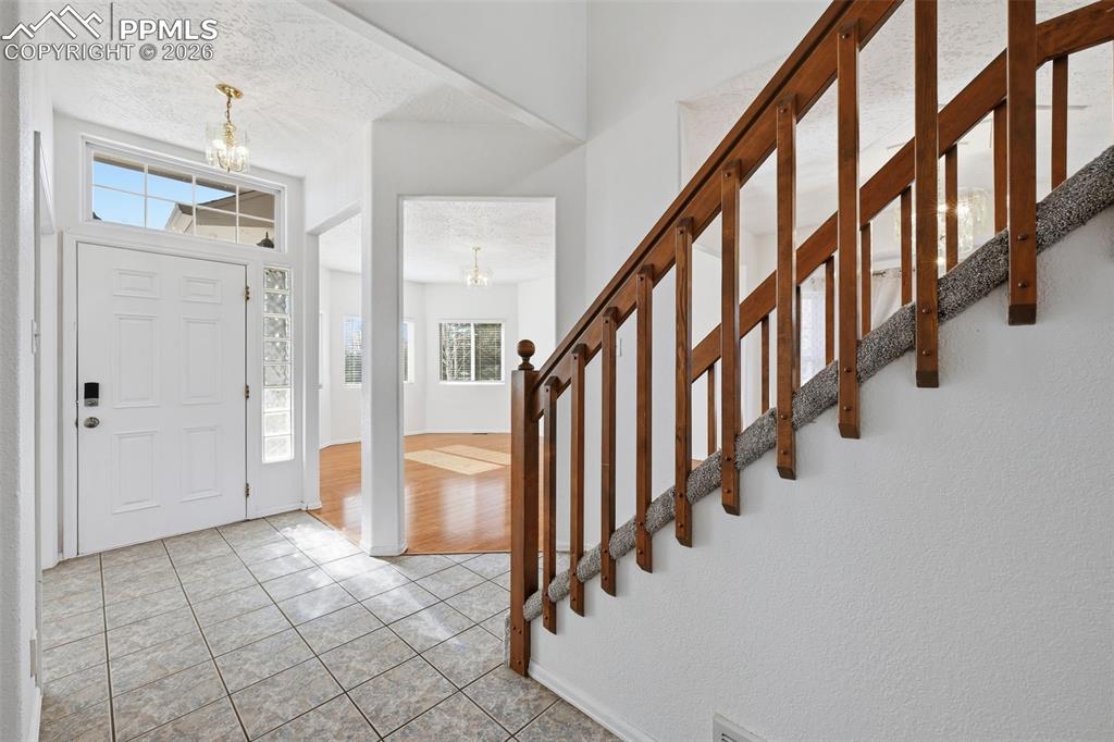 Image 11 of 41: Entry