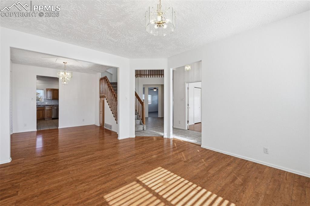 Image 15 of 41: Living Room