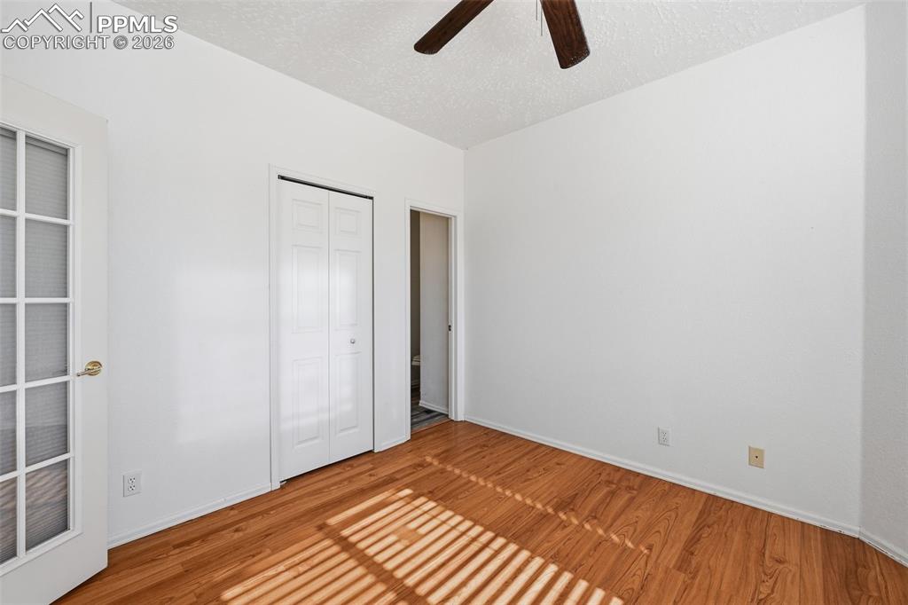 Image 17 of 41: Office