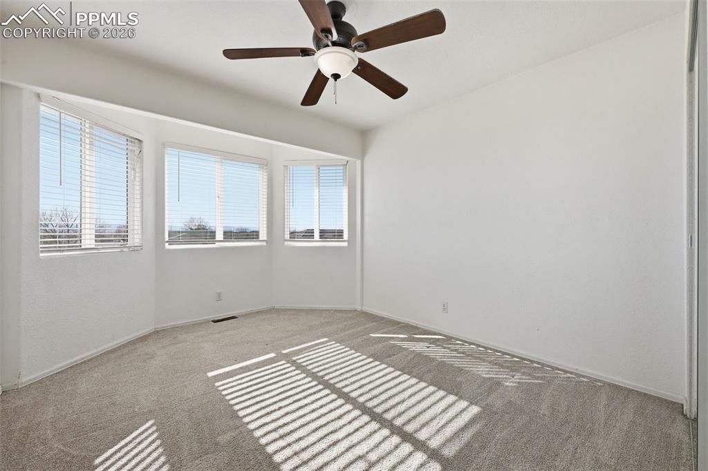 Image 24 of 41: Secondary bedroom 1