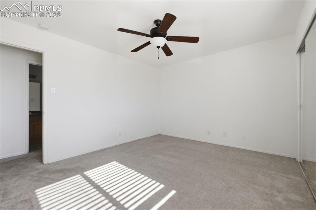 Image 27 of 41: Secondary bedroom 2