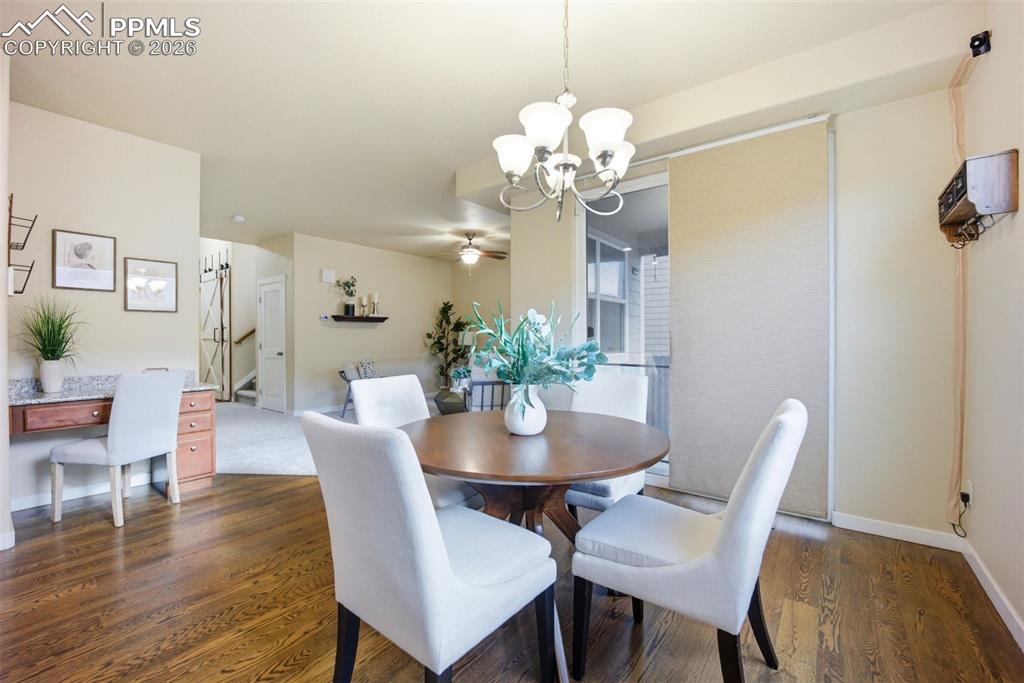 Image 10 of 33: Dining Area