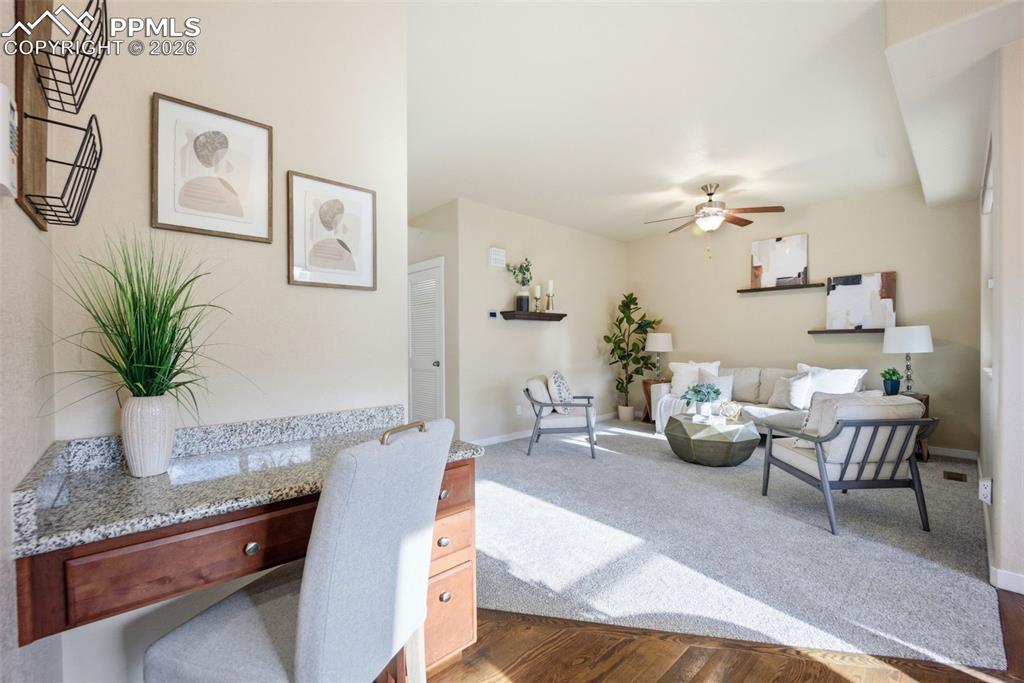 Image 11 of 33: Office