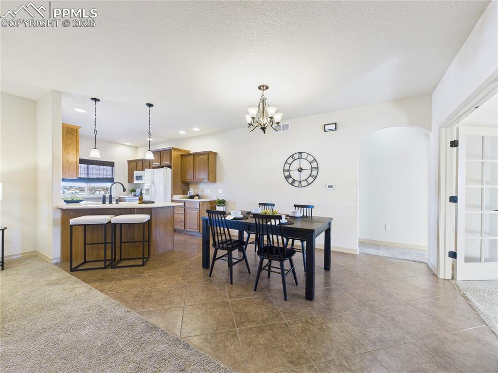 Image 13 of 50: Dining Area