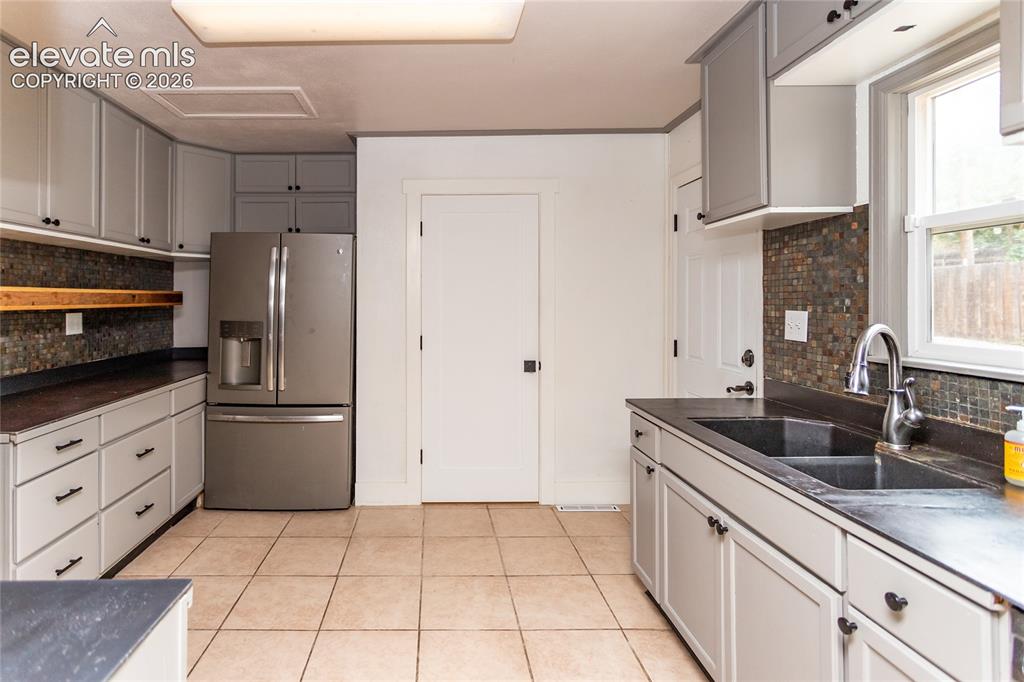 Image 13 of 35: Kitchen