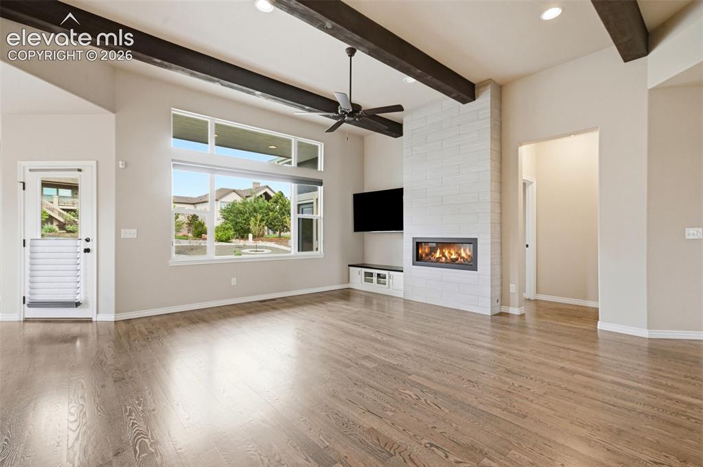 Image 15 of 48: Living Room