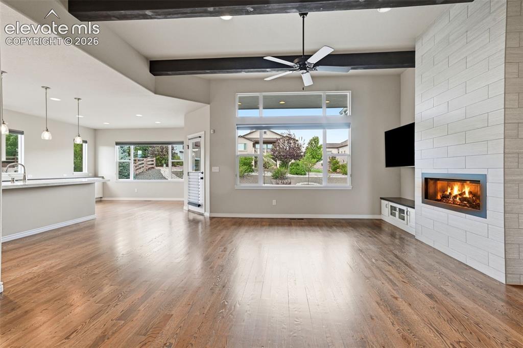 Image 16 of 48: Living Room
