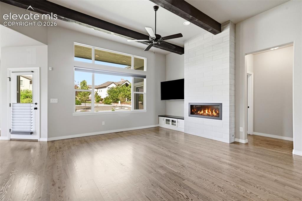 Image 17 of 48: Living Room