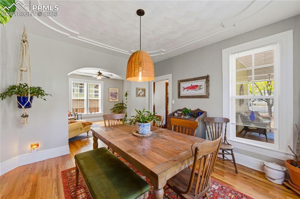 Image 12 of 49: Dining Area