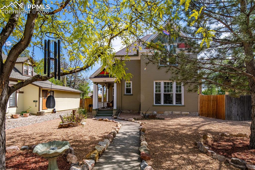 Image 47 of 49: Back of Structure