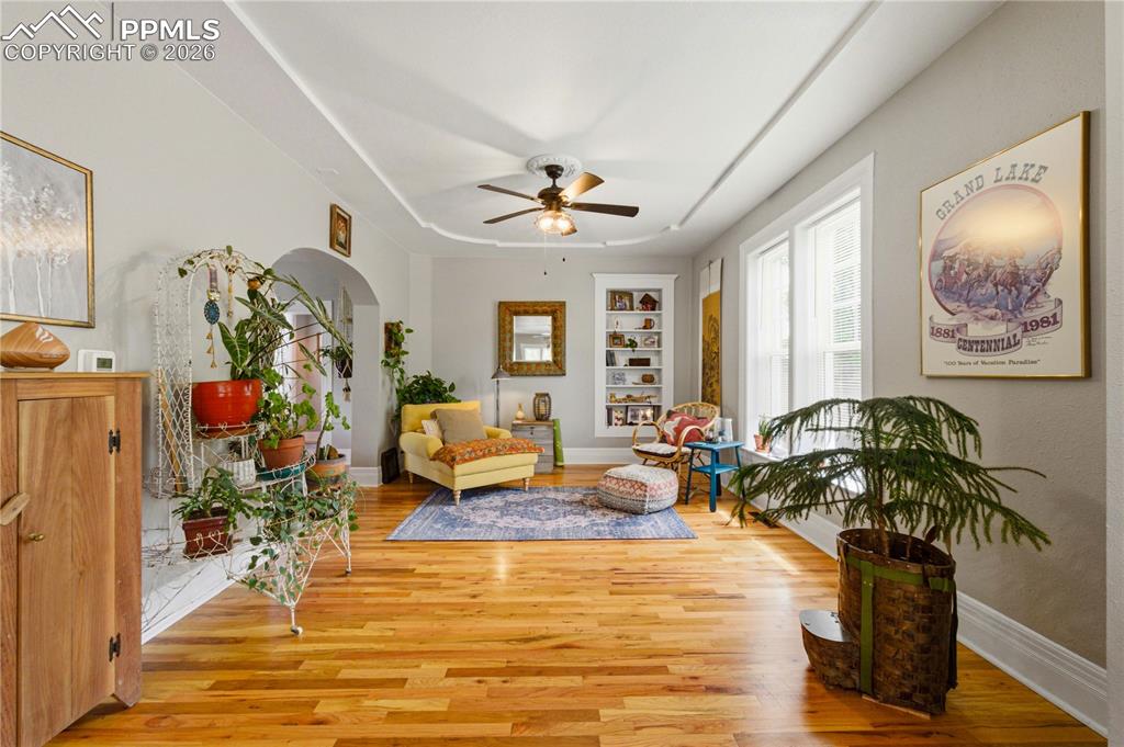 Image 8 of 49: Sitting Room