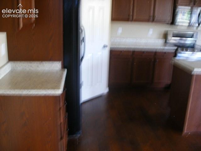 Image 22 of 42: Kitchen