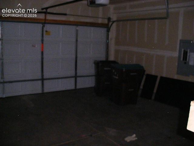 Image 38 of 42: Garage