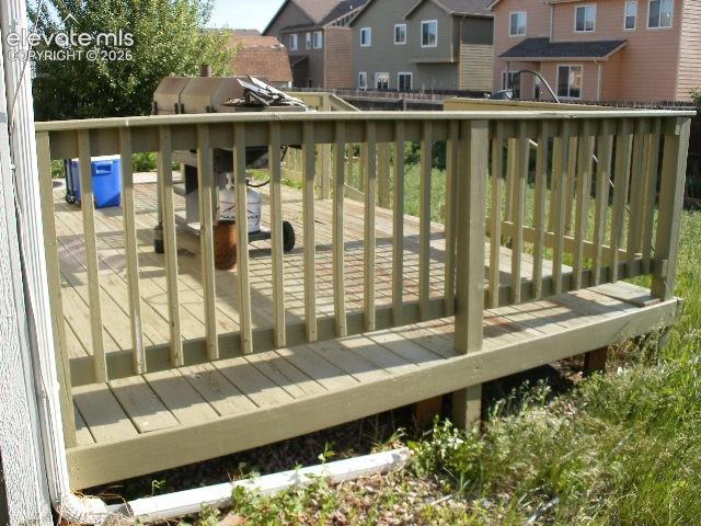 Image 40 of 42: Deck
