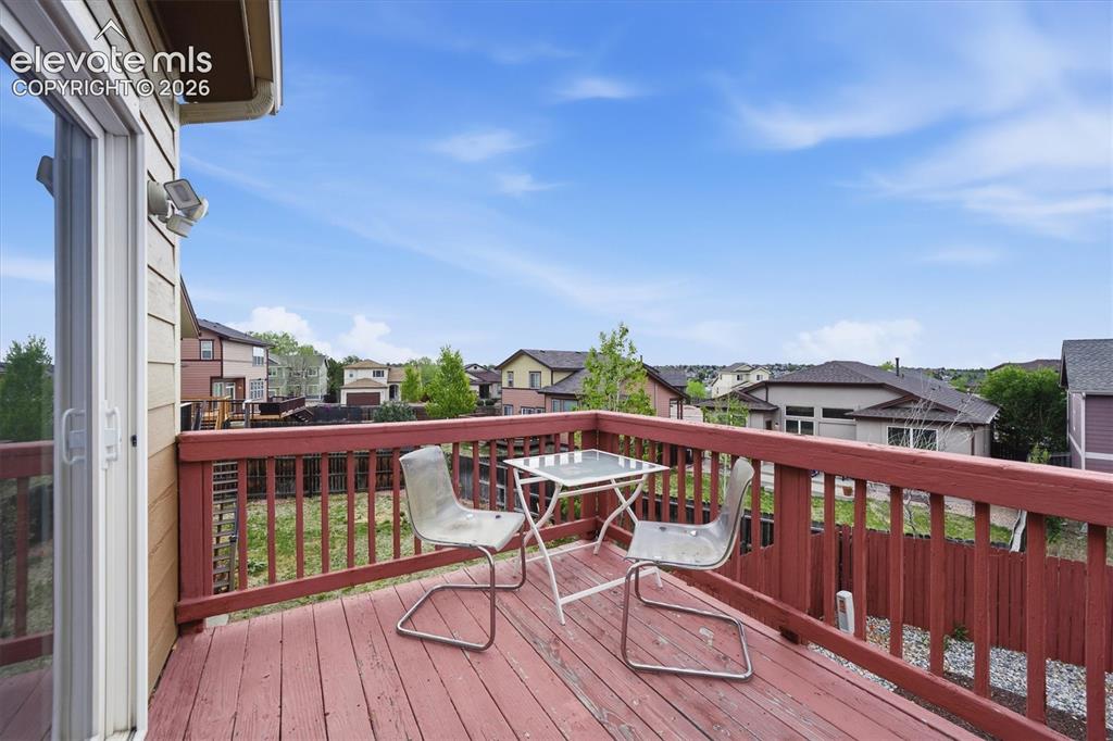 Image 19 of 47: Deck