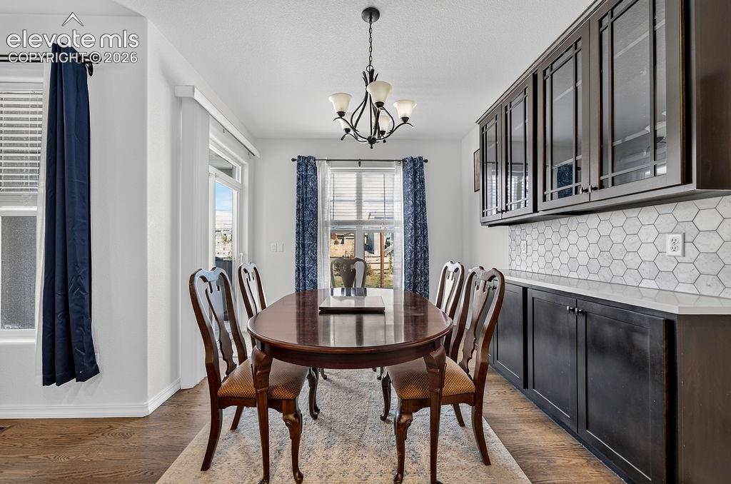 Image 11 of 42: Dining Area