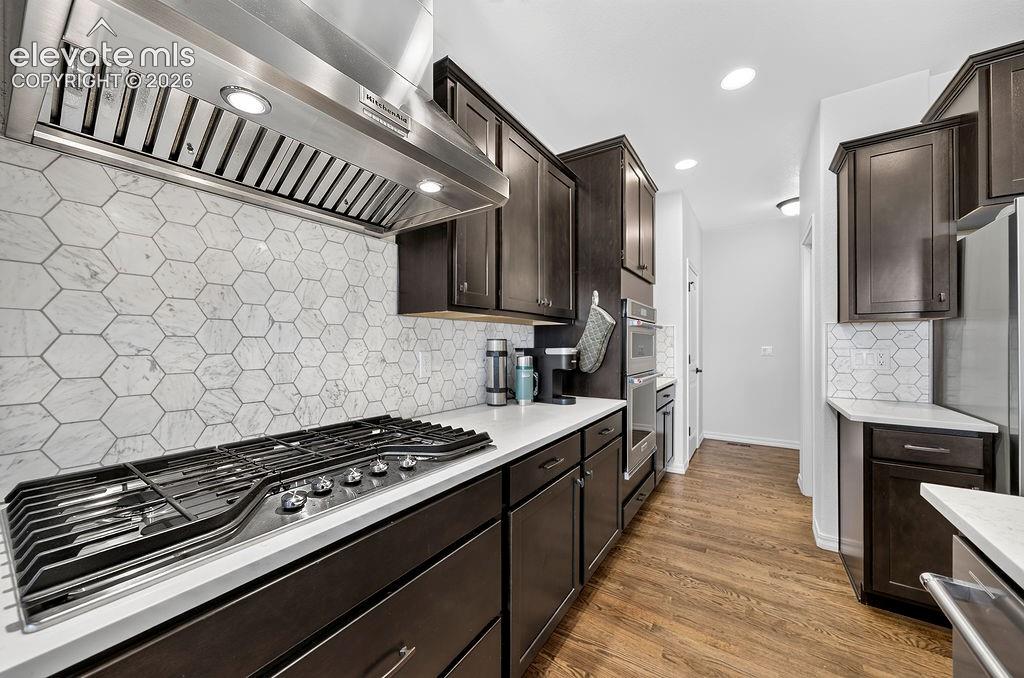 Image 14 of 42: Kitchen