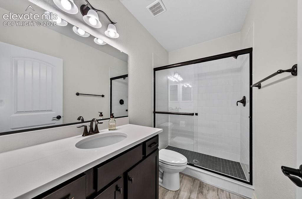 Image 31 of 42: Bathroom