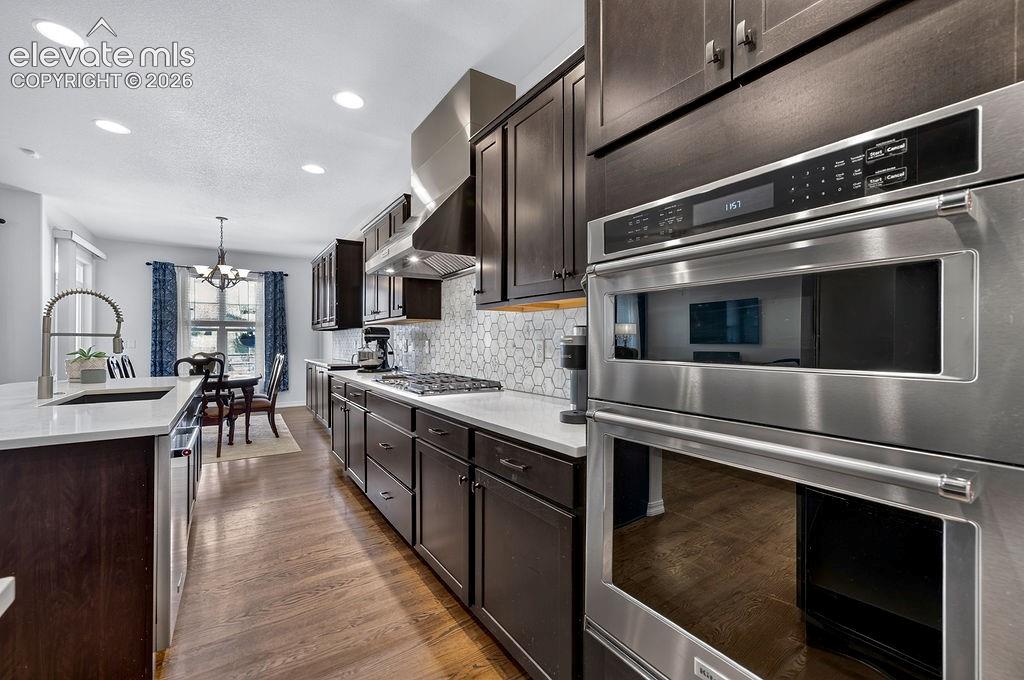 Image 8 of 42: Kitchen