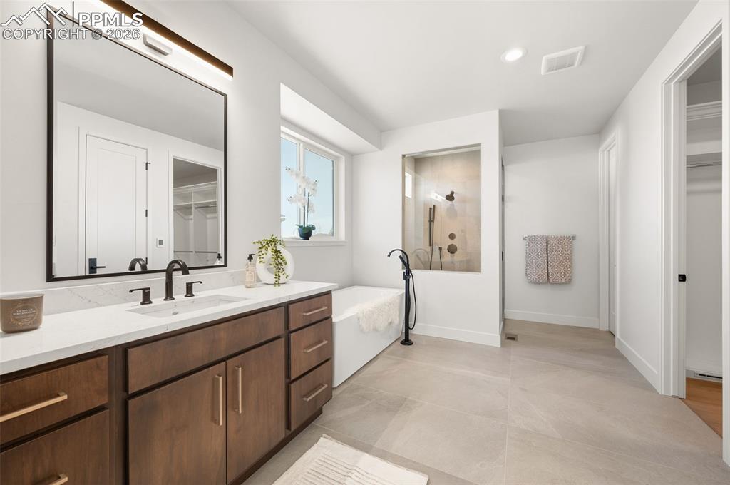 Image 27 of 50: No Description Available