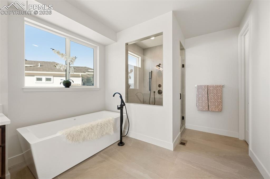 Image 28 of 50: No Description Available