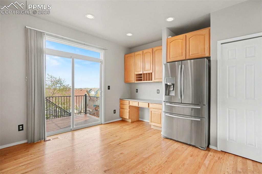 Image 19 of 47: Kitchen