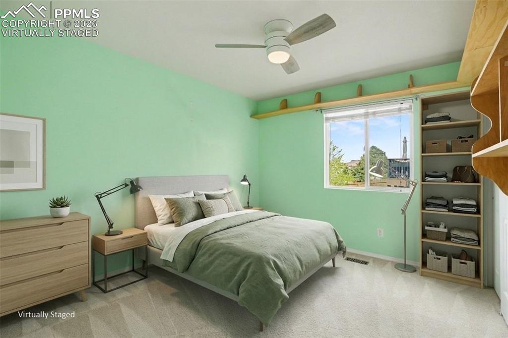 Image 26 of 47: Bathroom