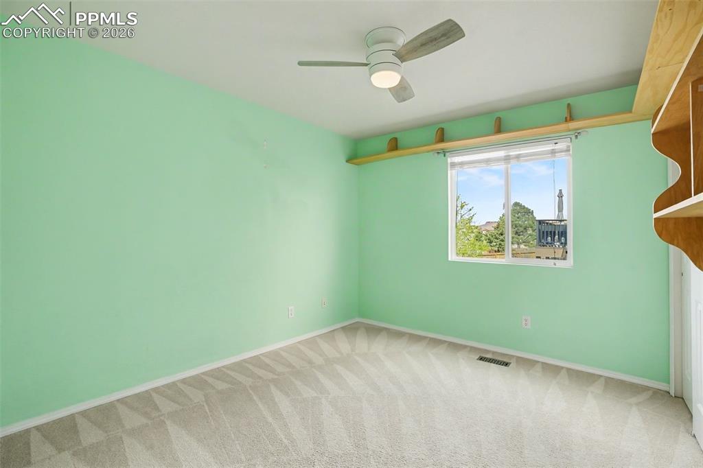 Image 27 of 47: Bathroom