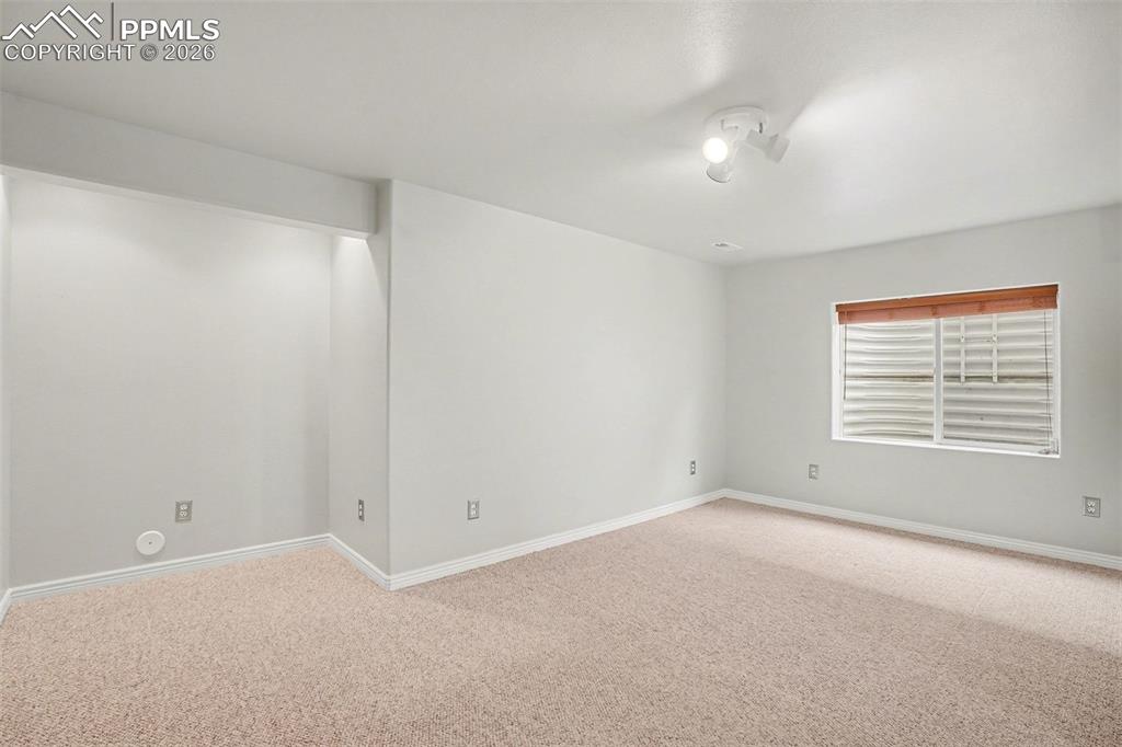 Image 30 of 47: Laundry