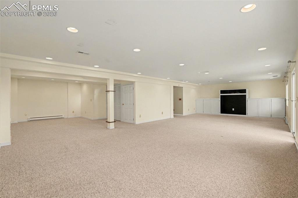 Image 34 of 47: Bedroom