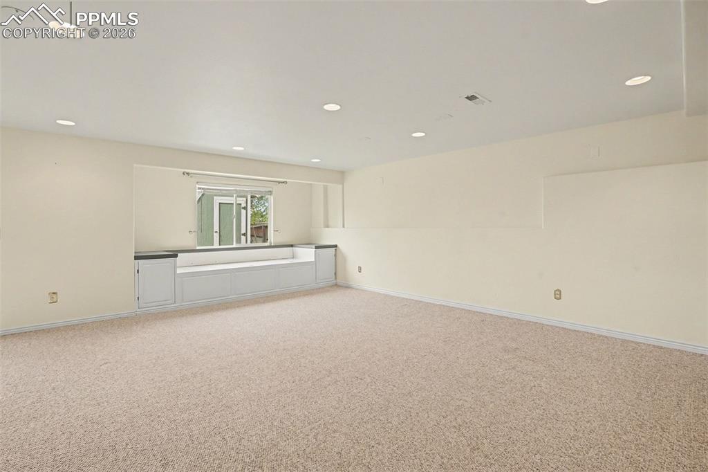 Image 37 of 47: Family Room