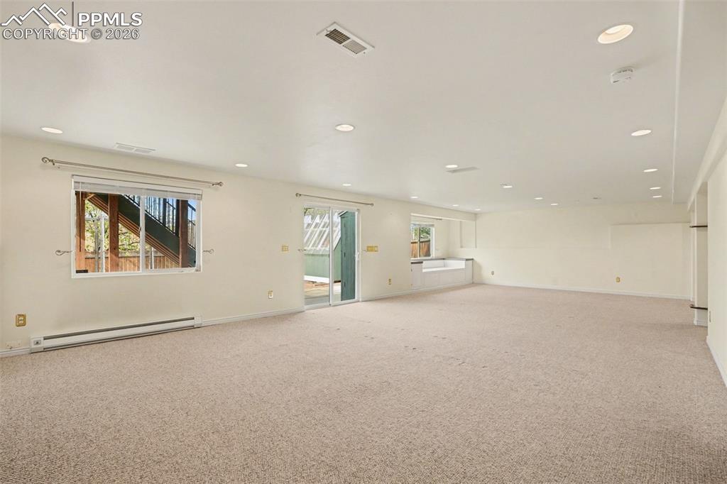 Image 39 of 47: Family Room