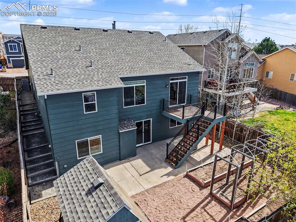 Image 45 of 47: Patio