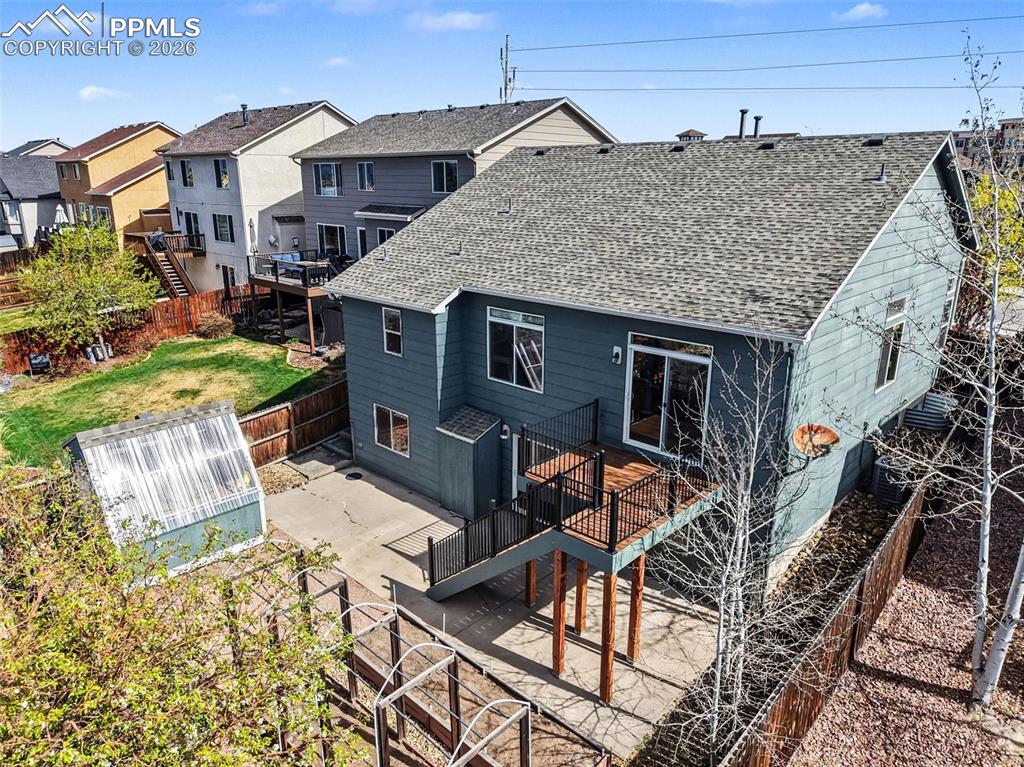 Image 46 of 47: Back of Structure