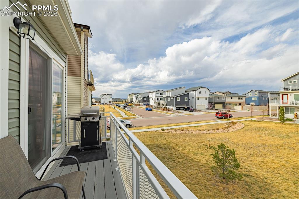 Image 17 of 24: Off living Room