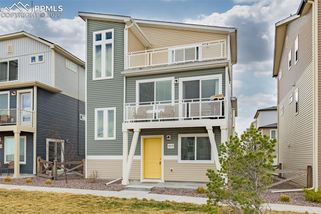 Image 2 of 24: Front of Structure