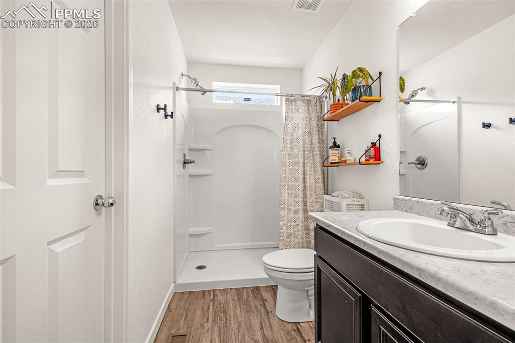 Image 22 of 24: Master Bathroom