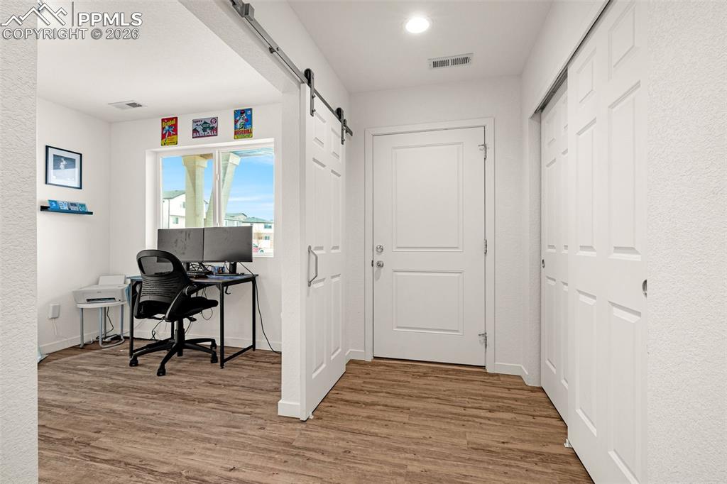 Image 5 of 24: Entry