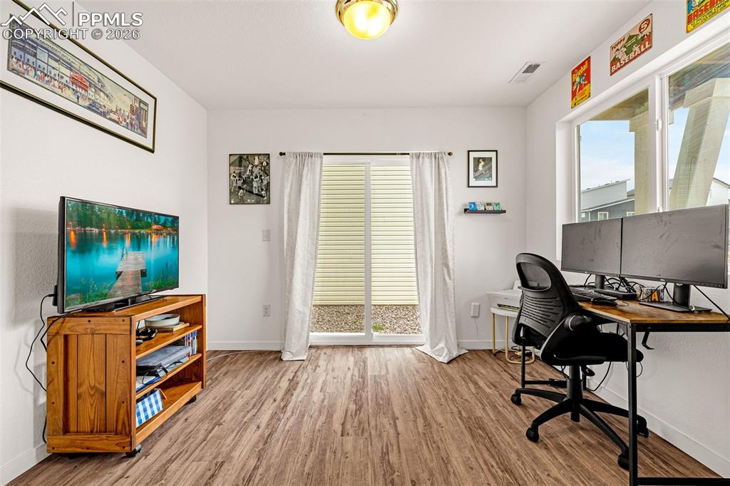 Image 6 of 24: Office