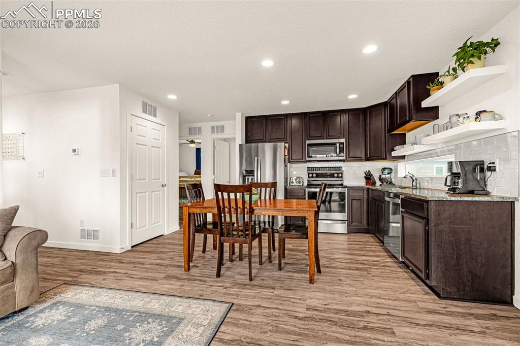 Image 9 of 24: Kitchen