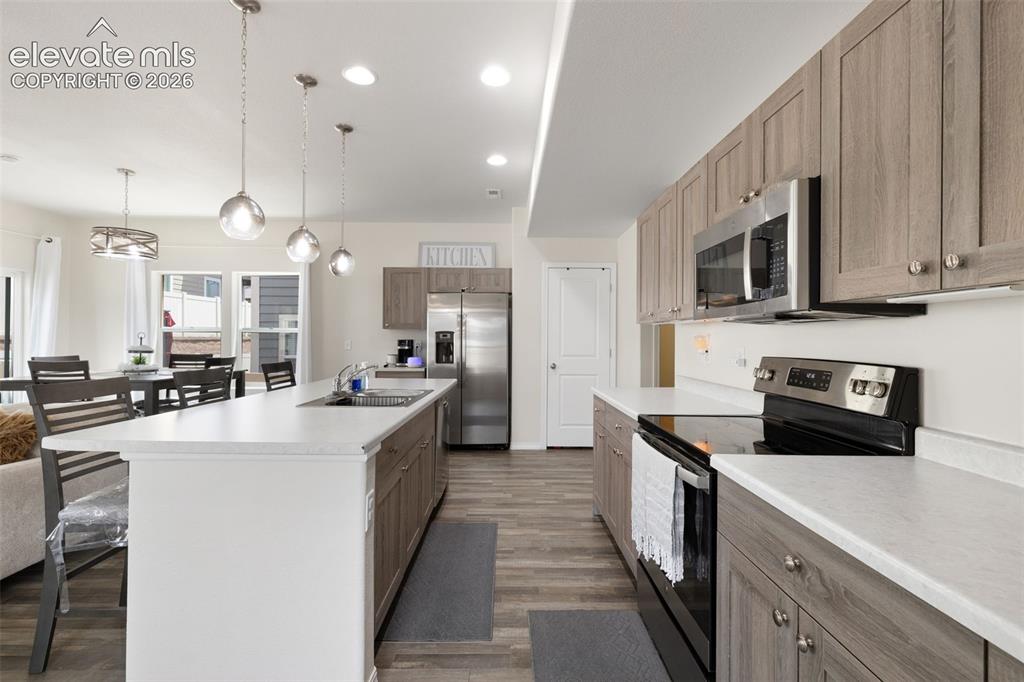 Image 11 of 35: Kitchen