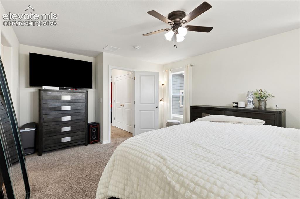 Image 19 of 35: Bedroom
