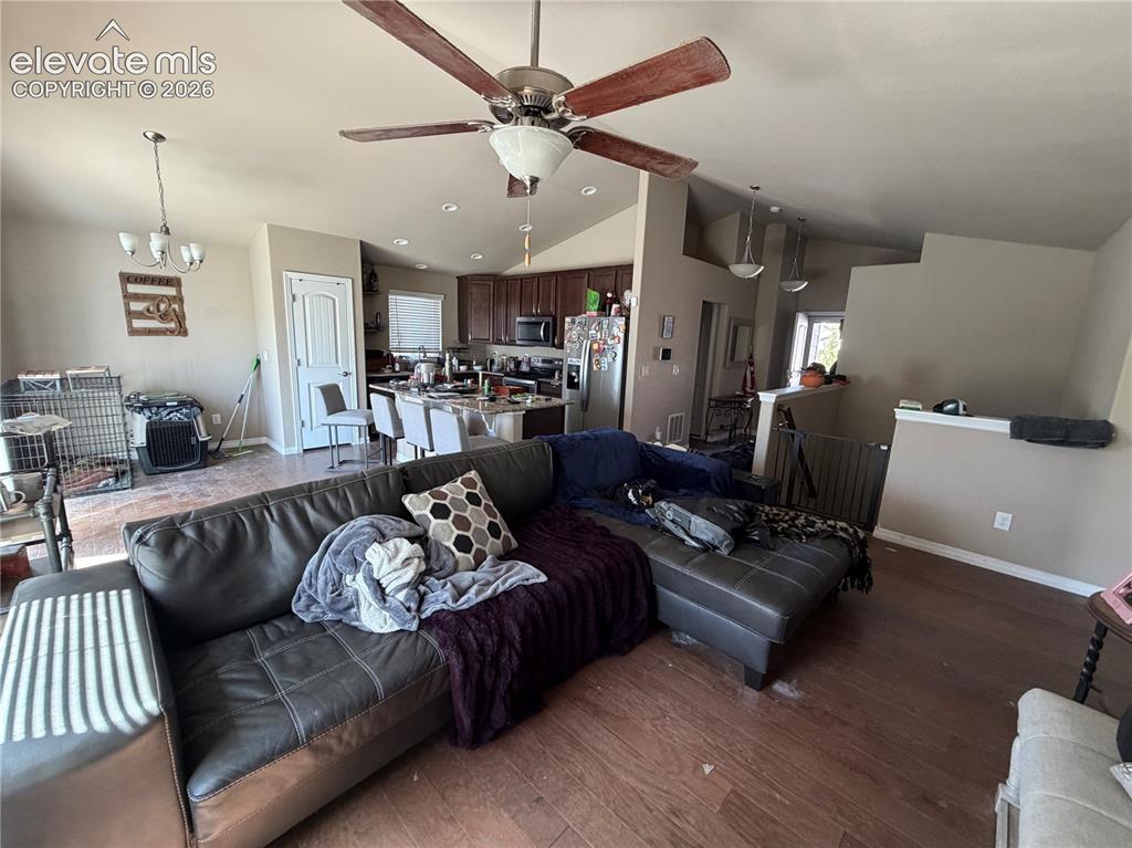 Image 3 of 5: Living Room