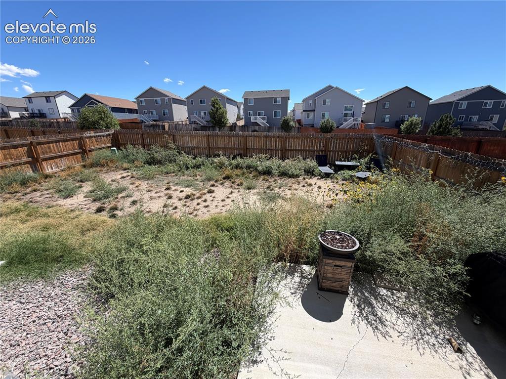 Image 5 of 5: Yard