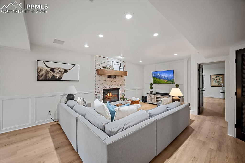 Image 29 of 50: Family Room