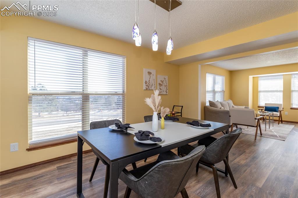 Image 12 of 48: Dining Room