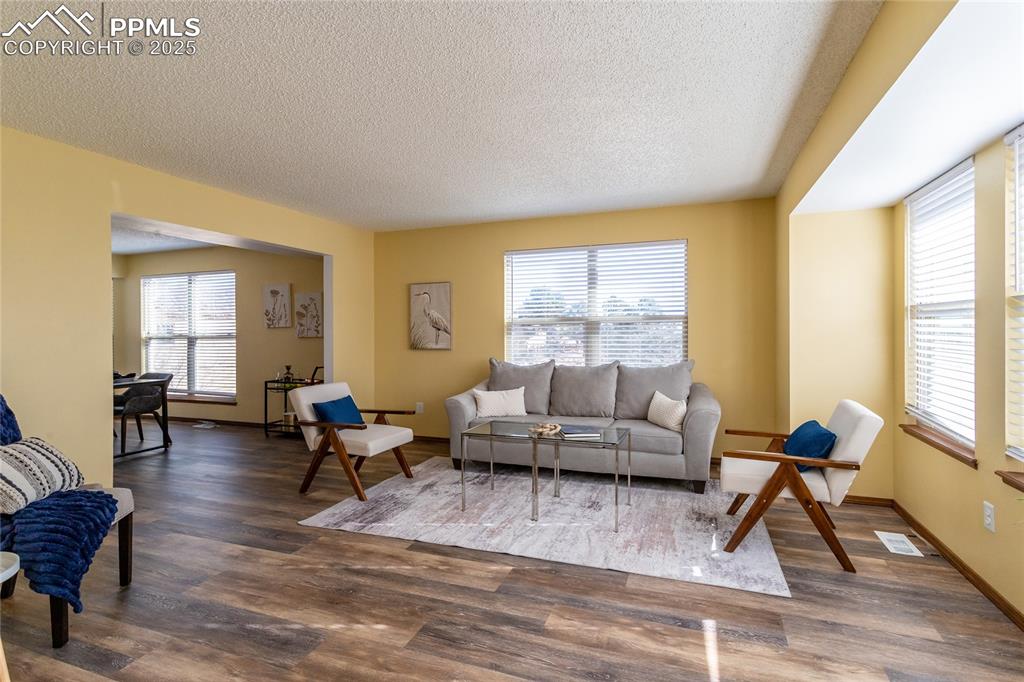 Image 9 of 48: Large front living room