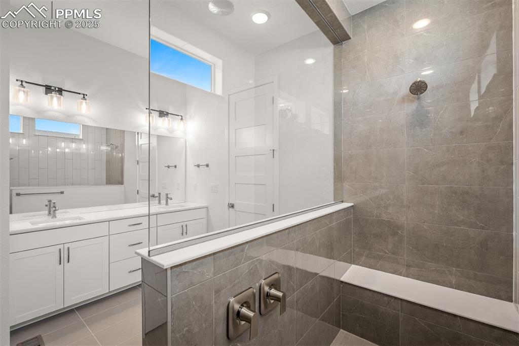 Image 20 of 39: Master Bathroom