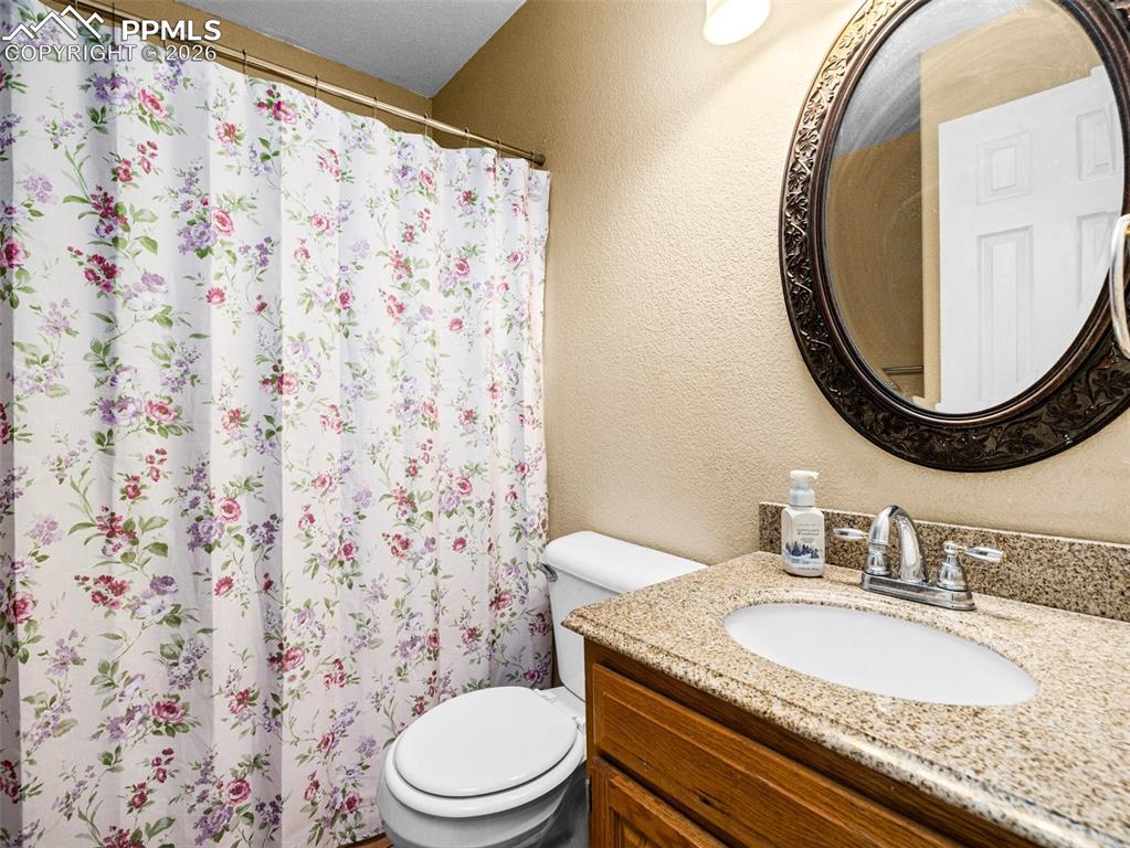 Image 13 of 26: Bathroom